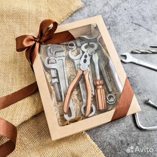 Набор шоколадных инструментов мужчине