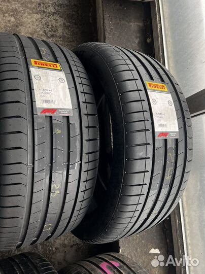 Pirelli P Zero PZ4 275/40 R21