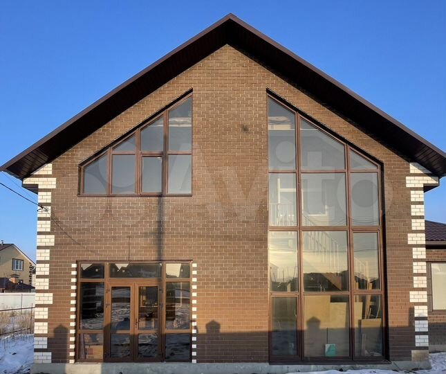 Коттедж 185 м² на участке 4 сот.