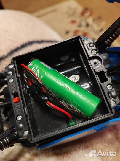 Машина на радиоуправлении 27 см