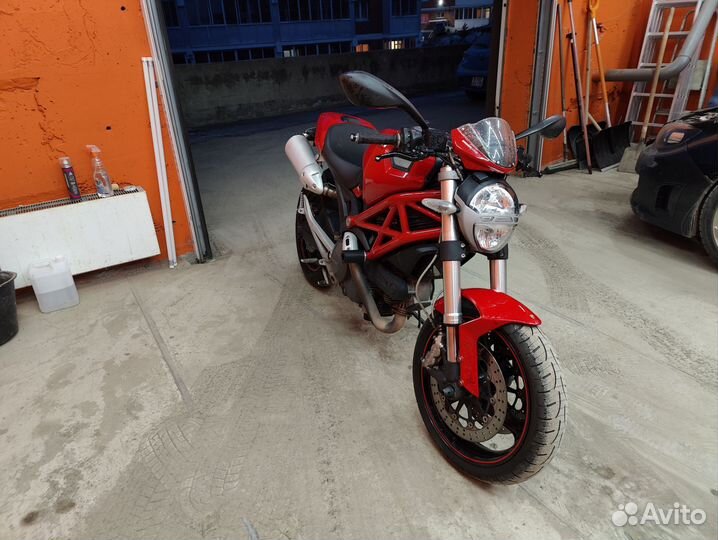 Продам мотоцикл Ducati monster 696