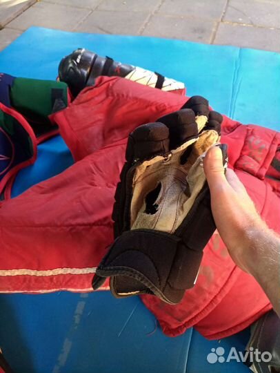 Хоккейная вратарская форма бу