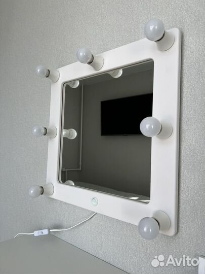 Тумба с зеркалом