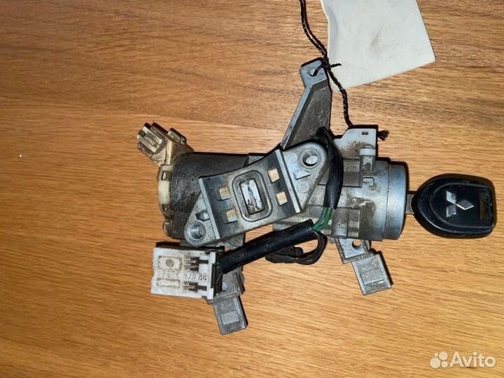 Замок зажигания Mitsubishi Lancer