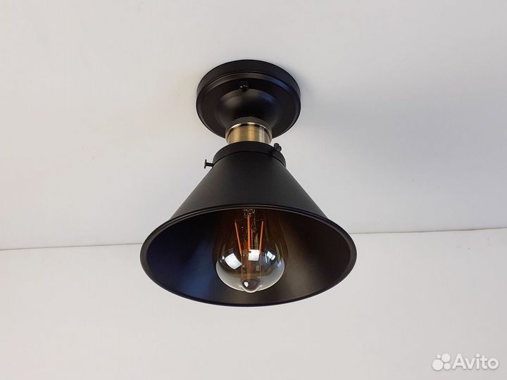 Потолочный светильник
