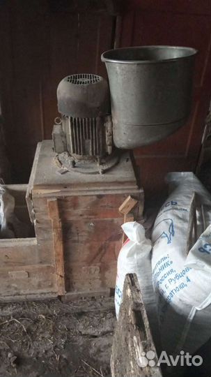 Зернодробилка 380