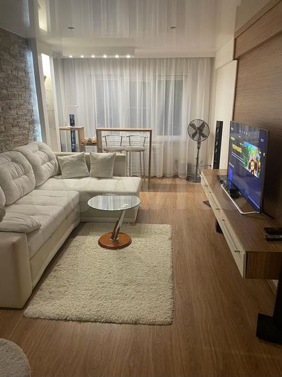 4-к. квартира, 76 м², 1/5 эт.