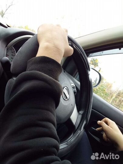 Курьер, свой человек