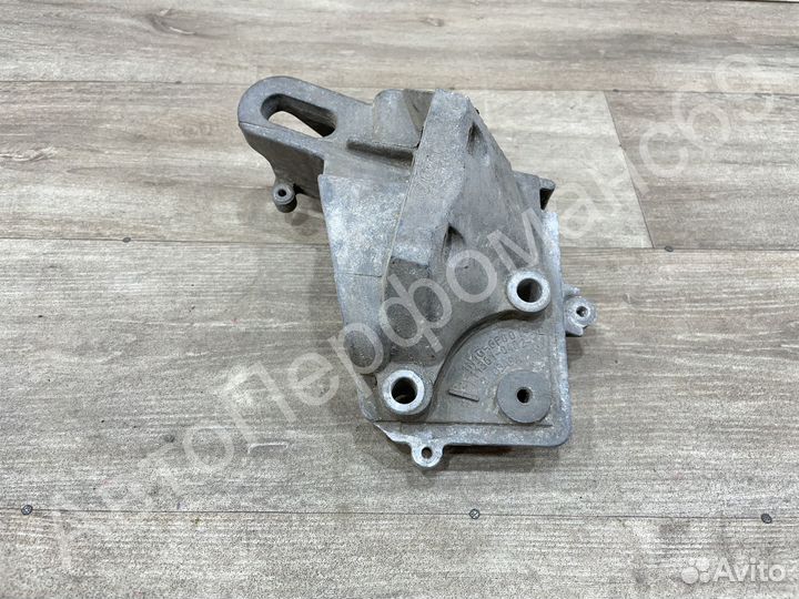 Кронштейн двигателя правый Ford Focus 2 / C-MAX 1