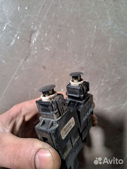 Датчик стоп сигнала Volvo S80