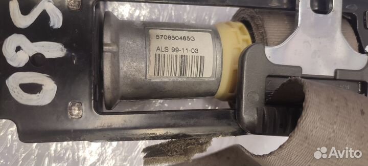 Передний ремень безопасности Volvo S80