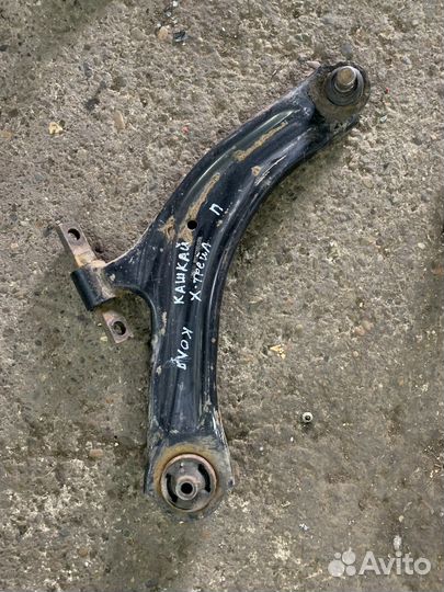 Передний рычаг правый nissan xtrail