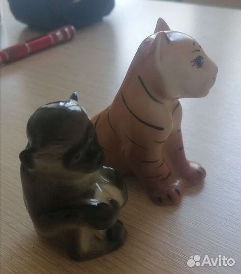 2 фарфоровые статуэтки