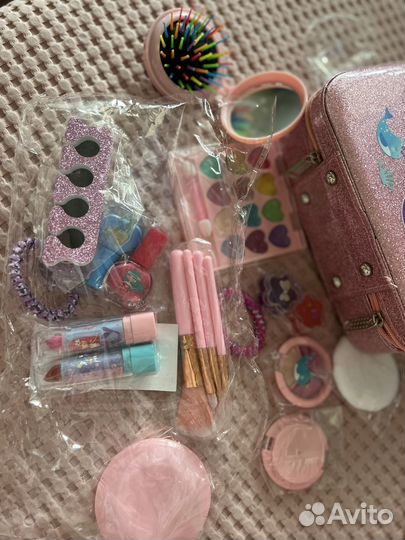 Косметика детская в чемоданчике. Новая