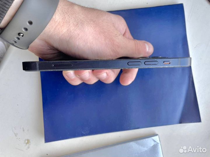 iPhone 12, 64 ГБ