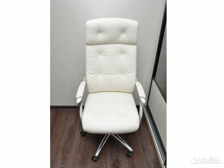 Кресло руководителя Бюрократ DAO