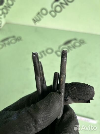 Болты крепления компрессора кондиционера g4fc