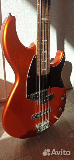 Бас гитара Yamaha BB414