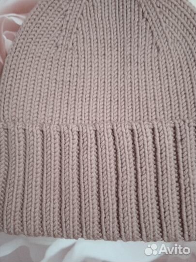 Шапка ручной вязки