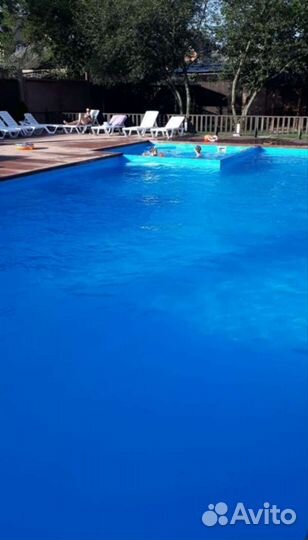 Бассейн, зона барбекю