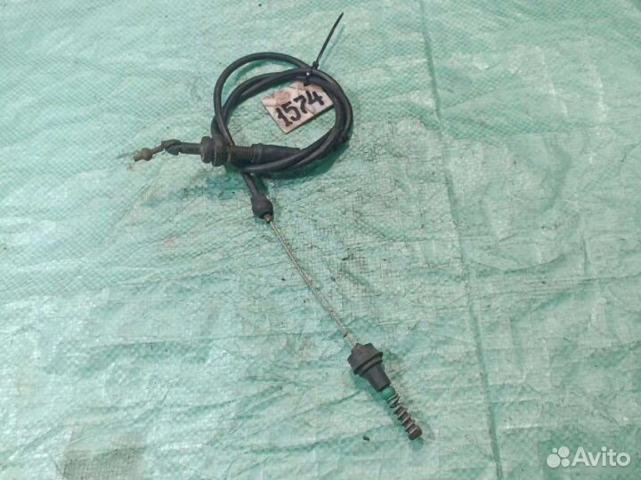 Трос газа Volkswagen Passat B4 1.8L