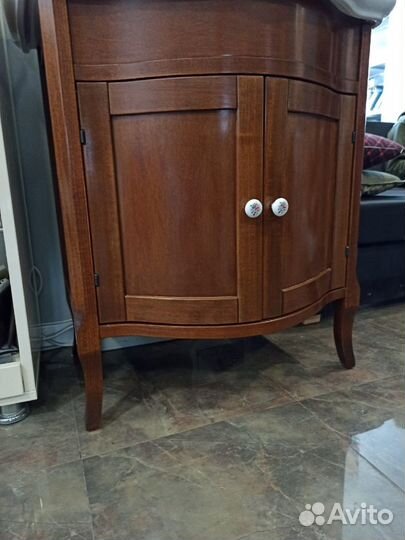 Итальянская мебель для ванны в стиле Retro