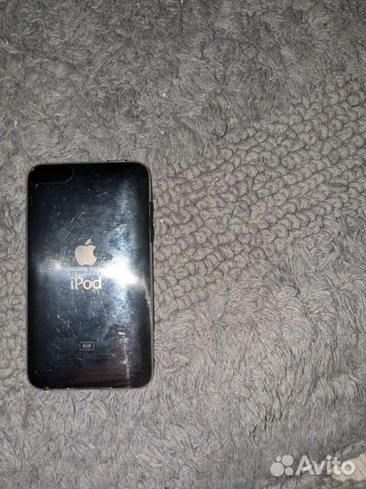 iPod touch 2 8GB + док-колонка Phillips