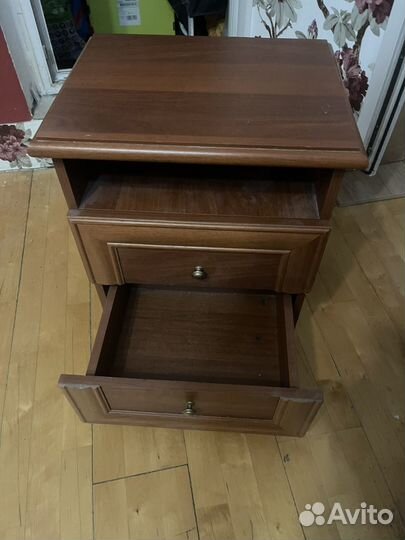 Тумба прикроватная