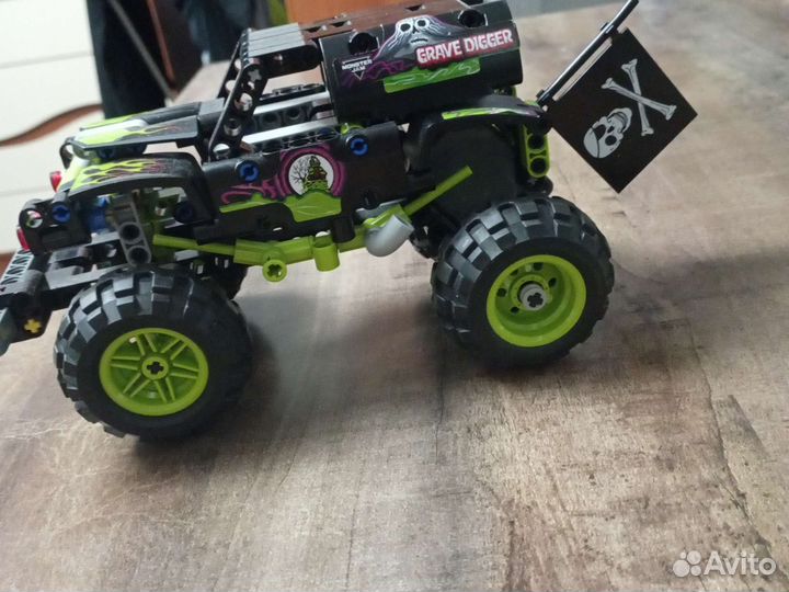 Внедорожник (машинка) из лего