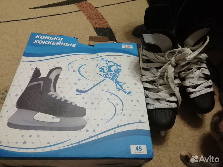 Коньки хоккейные