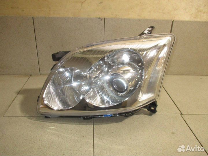 Фара левая Toyota Avensis 2 (T250)