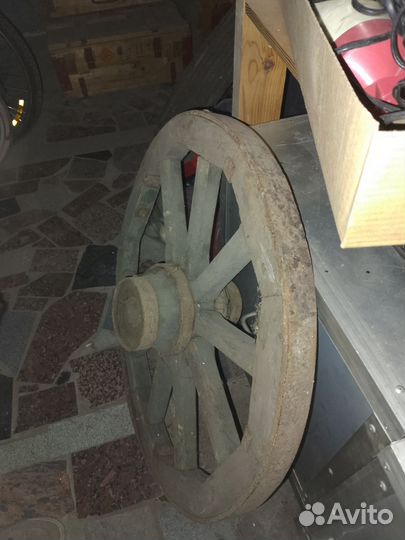 Колесо от телеги старинное