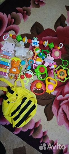 Детские игрушки погремушки
