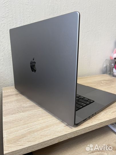 Apple MacBook M1 Pro