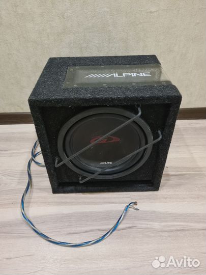 Автомобильный сабвуфер