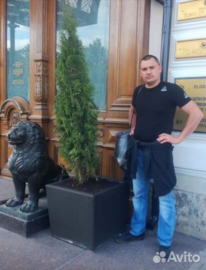 Водитель с личной грузовой газель
