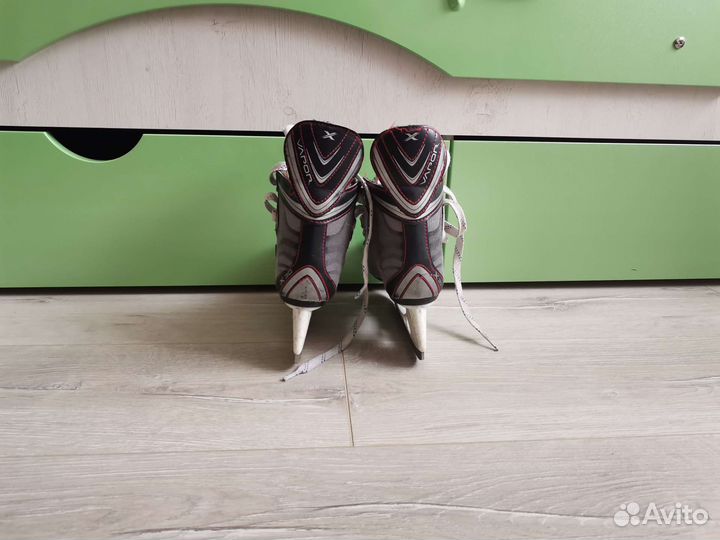 Хоккейные коньки bauer детские