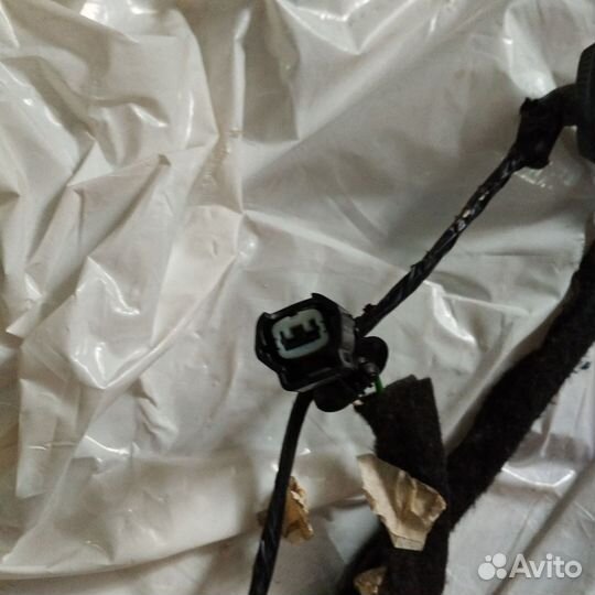 Проводка передней левой двери Рено Сандеро 2