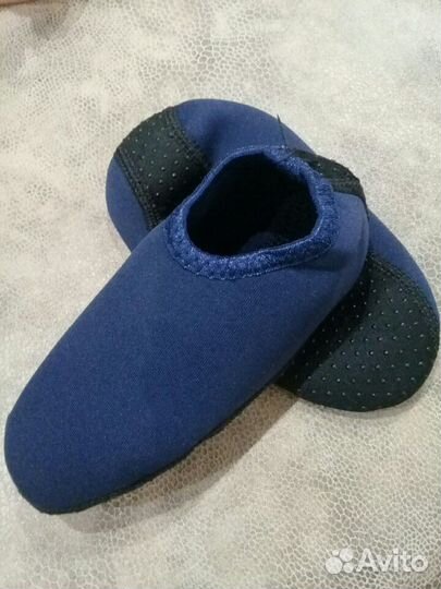 Новая обувь для бассейна малышам