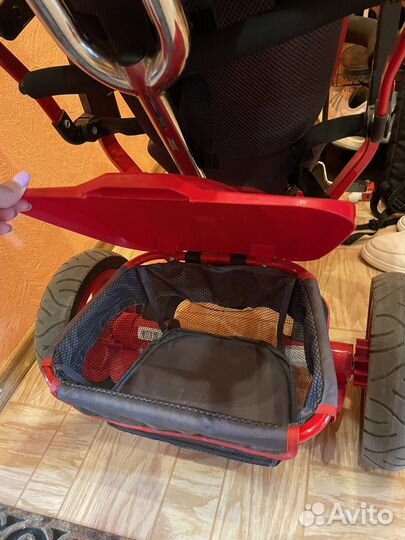 Трехколесный велосипед с ручкой lamborghini L3