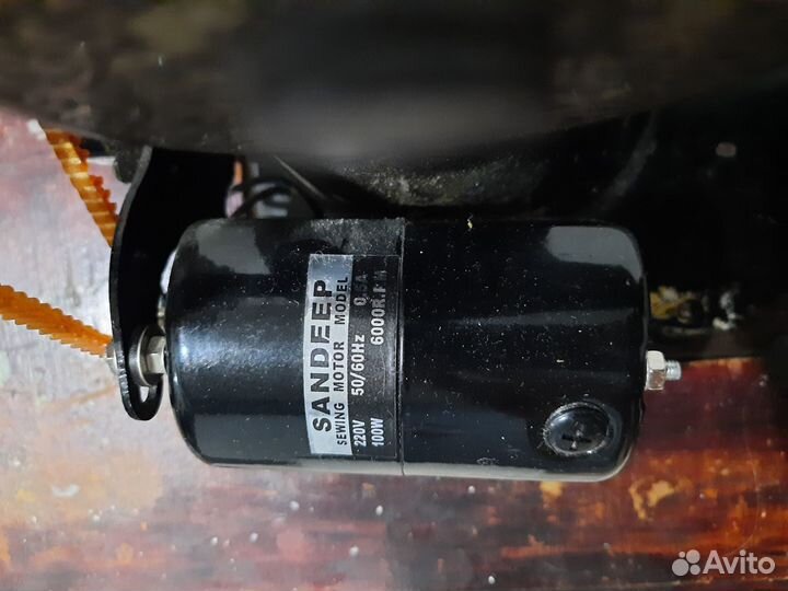 Швейная машинка зингер