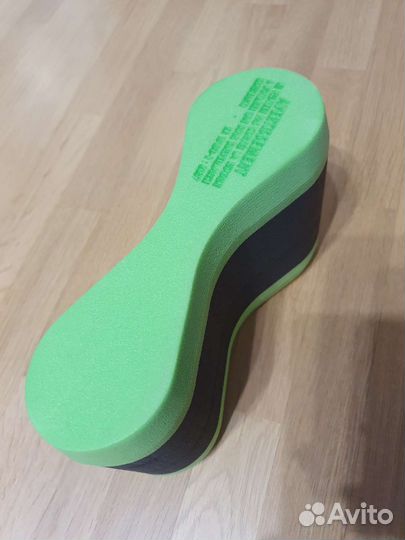 Колбаска для плавания arena freeflow pullbuoy