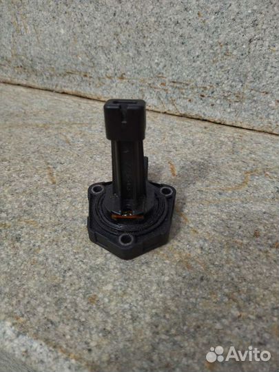 Датчик уровня масла Passat b7