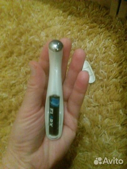 Прибор по уходу за кожей около глаз