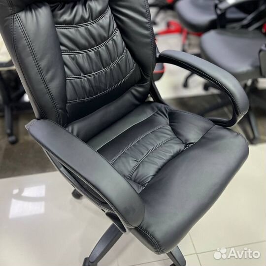 Офисное кресло Хилтон (цвета)