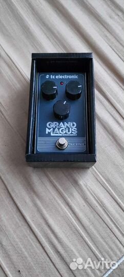 Гитарная педаль TC Electronic Grand Magus