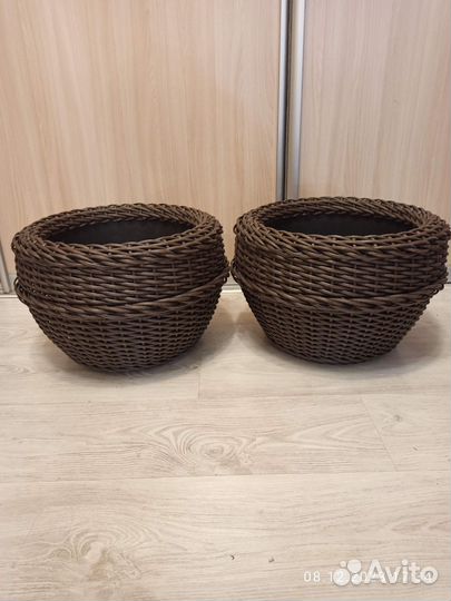 Кашпо из искусственного ротанга