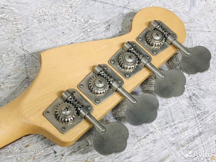 Бас гитара fender Jazz Bass япония