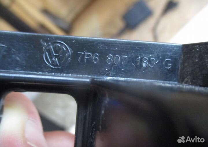 Кронштейн бампера VW touareg 7P6807183G