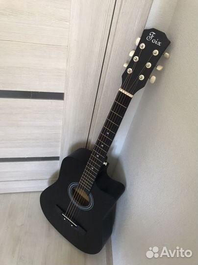 Акустическая гитара